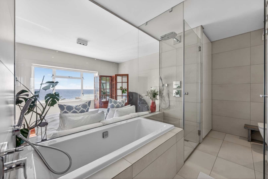 3 Bedroom Property for Sale in Sea Point Western Cape
